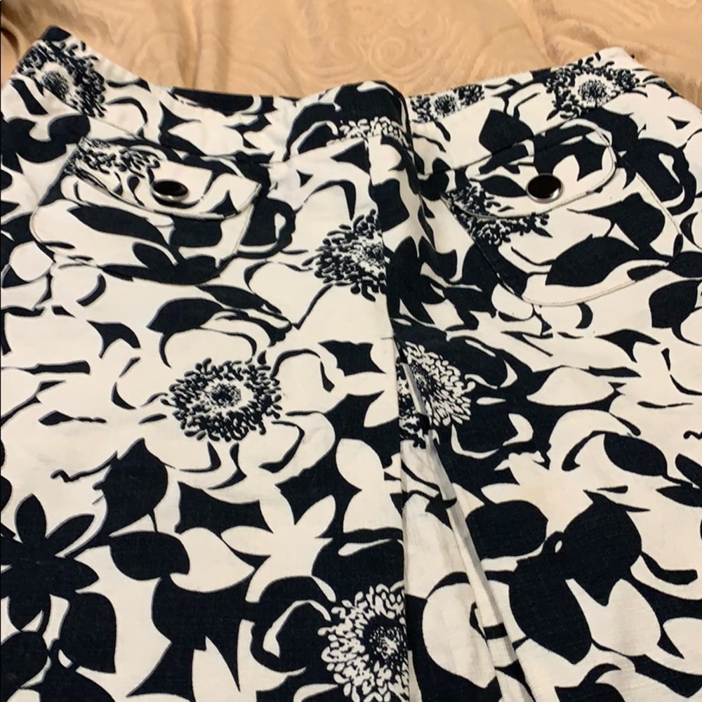 Merona kick pleated skirt in  black and off white